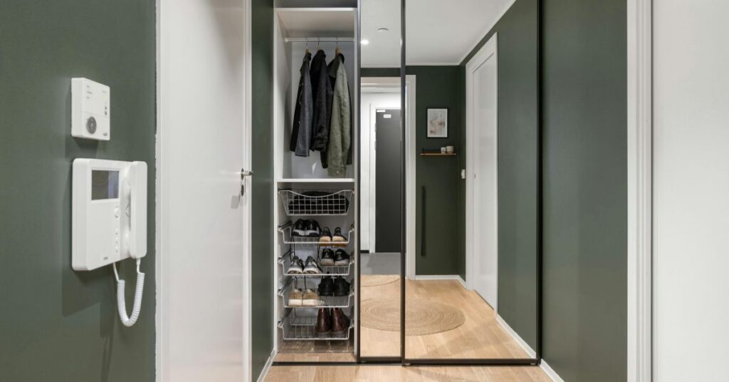 sliding mirror wardrobe